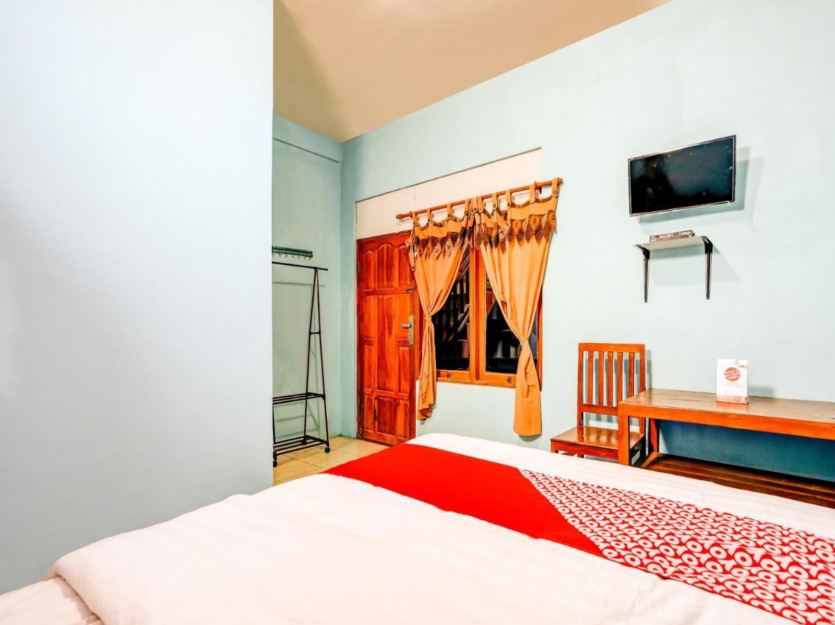 Oyo 90051 Guest House Парангтритис Экстерьер фото